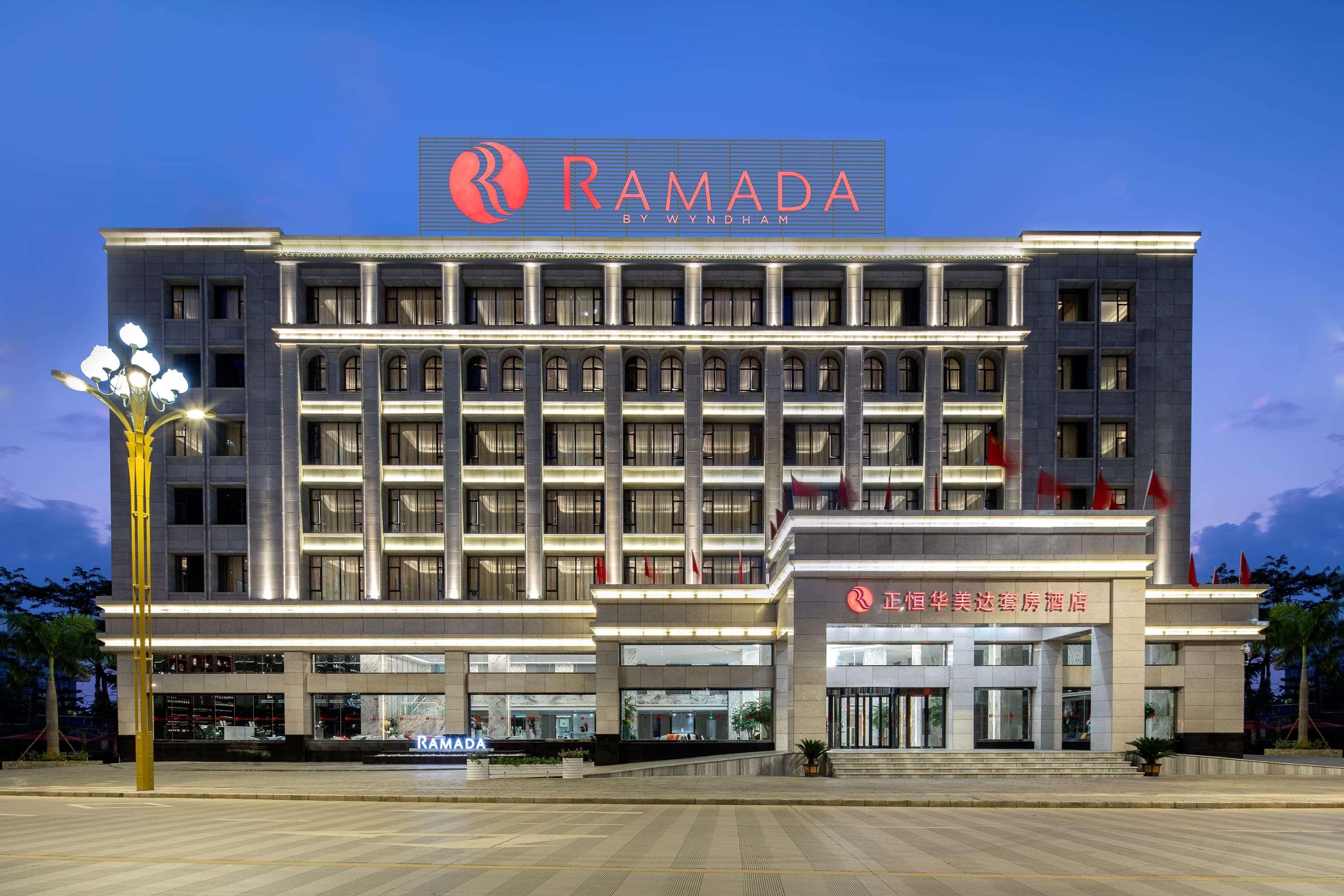 Ramada By Wyndham Mengzi Suites Buitenkant foto