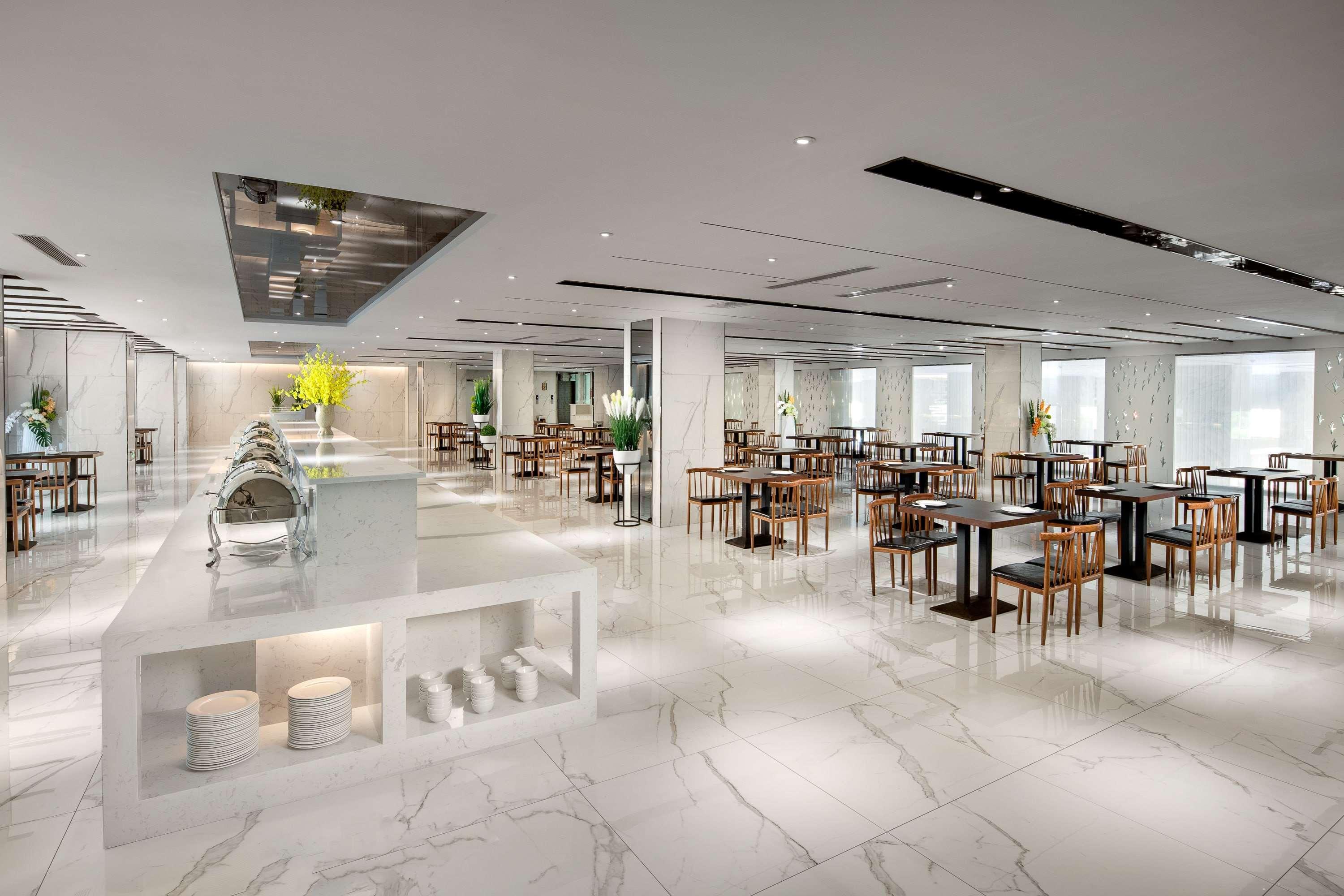Ramada By Wyndham Mengzi Suites Buitenkant foto