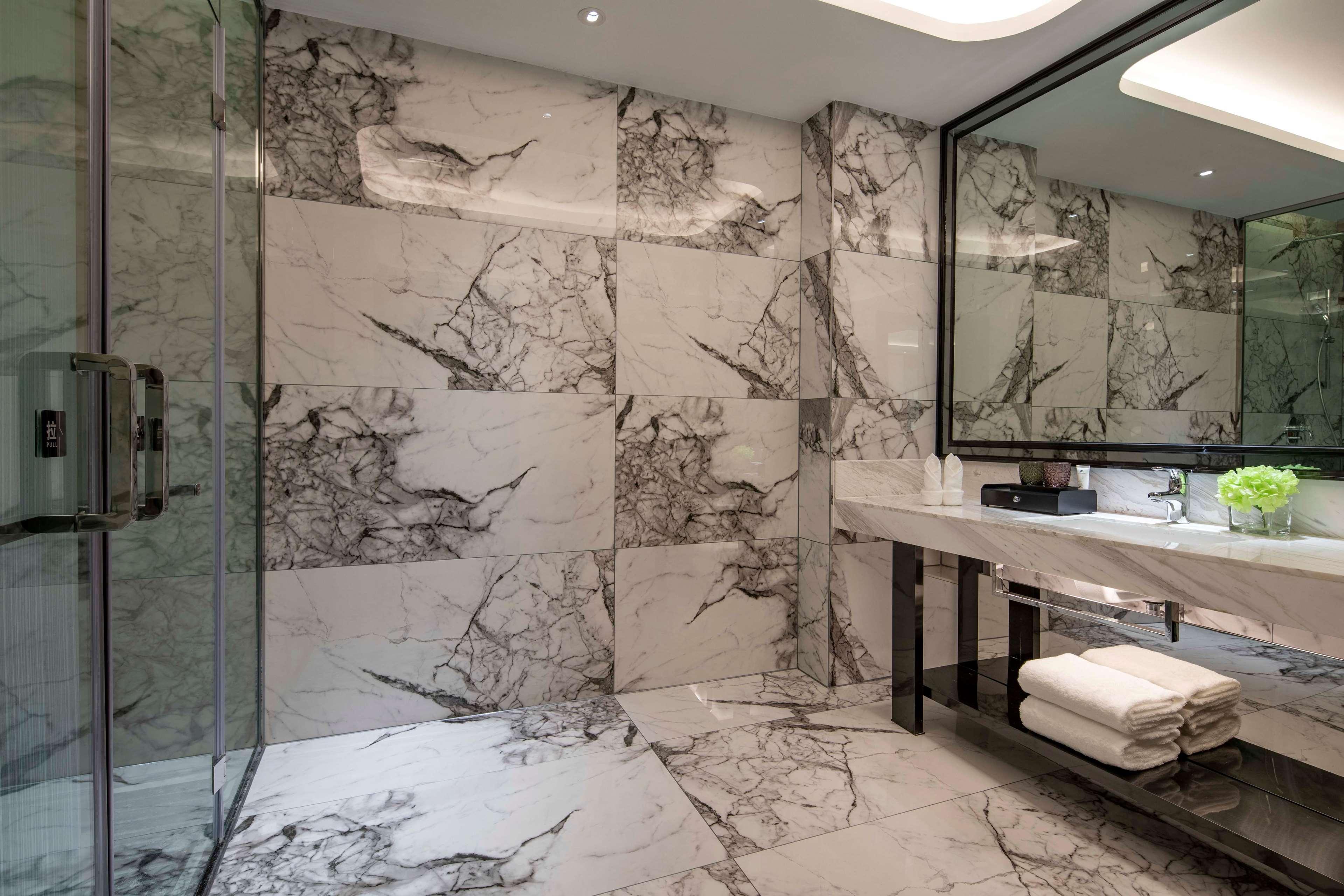 Ramada By Wyndham Mengzi Suites Buitenkant foto